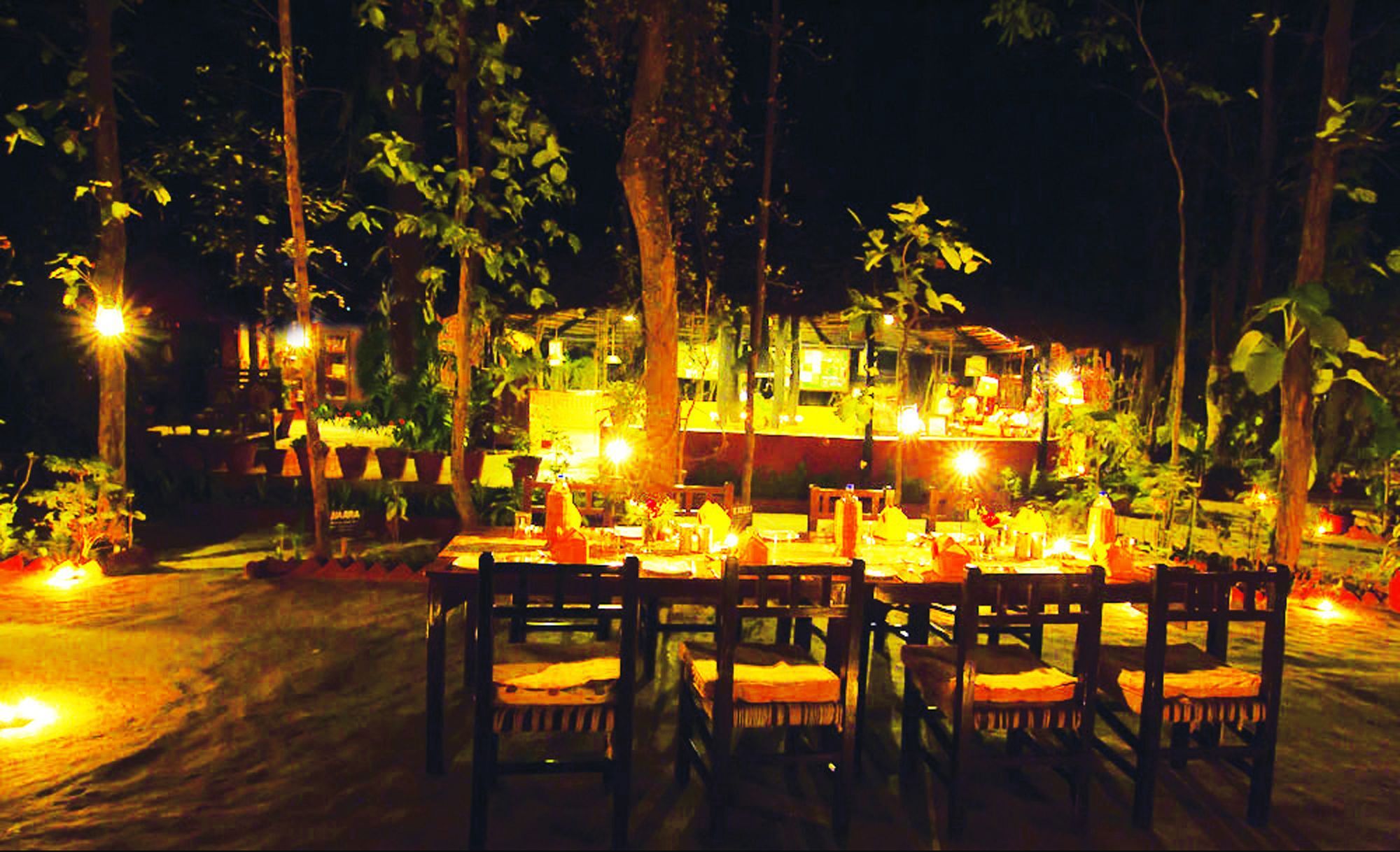 Rainbow Safari Resort Sauraha Exteriér fotografie